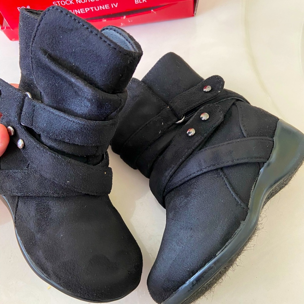 Black Boots